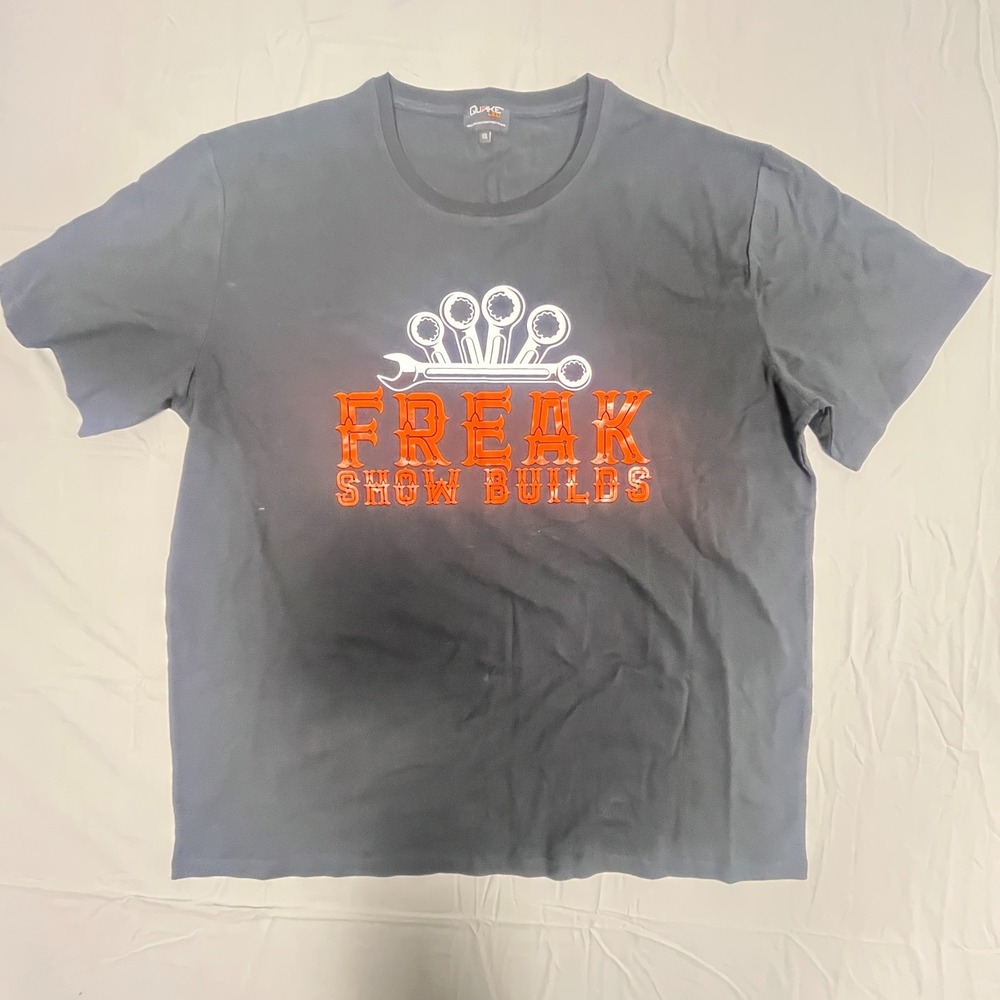 Quake LED Collab Knuckles T-Shirt Unisex 2XL Black Cotton Short Sleeve Crewneck
